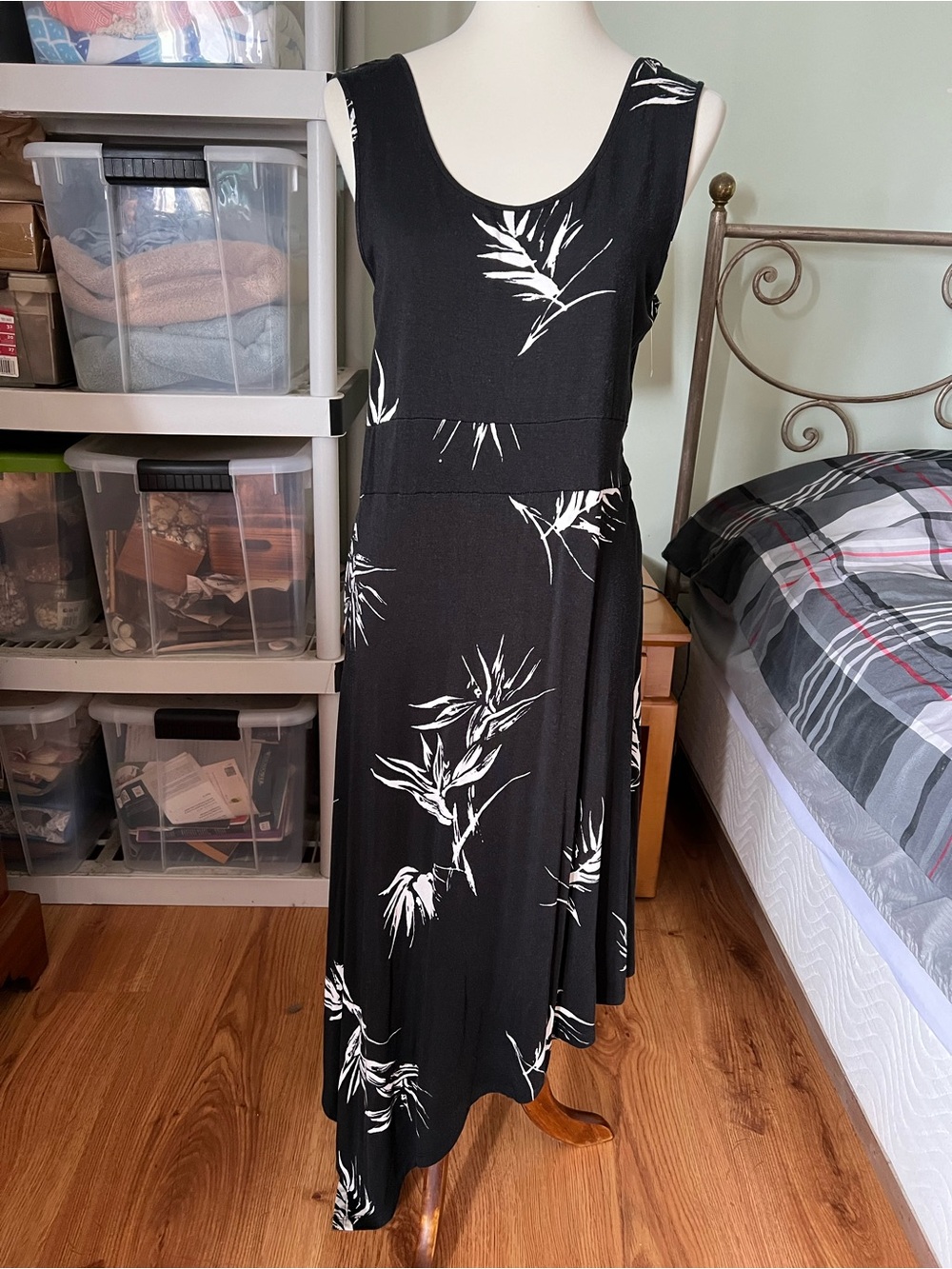 Pineapple Moon Sleeveless Black Maxi Dress with White Floral Print